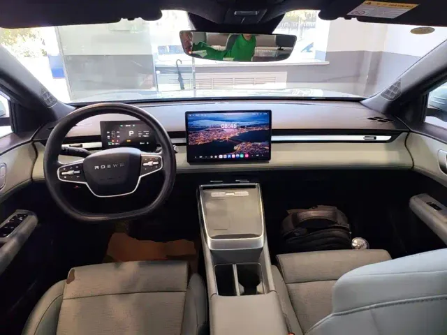 Roewe D6 — Фото автомобиля 9