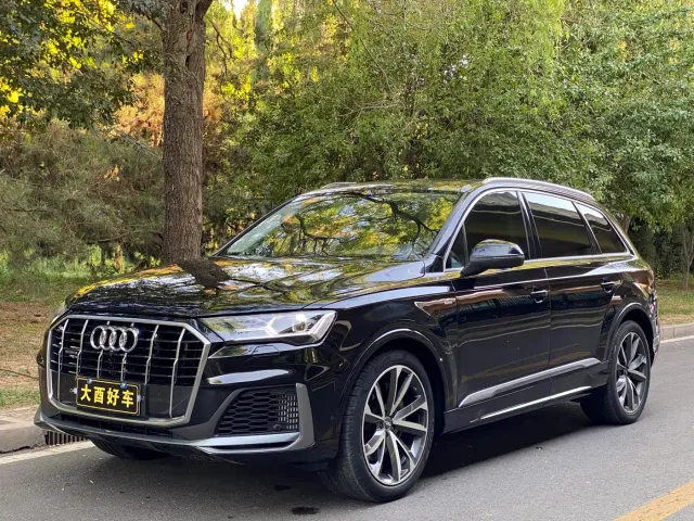 Фотография автомобиля — Audi Q7