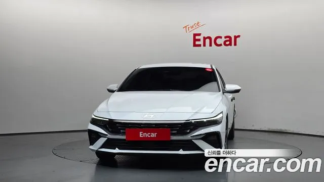 Hyundai Avante CN7 — Фото автомобиля 3