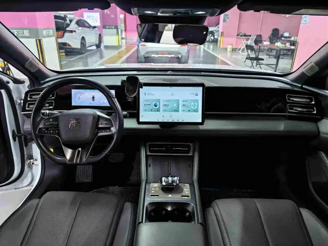 BYD Qin L — Фото автомобиля 9