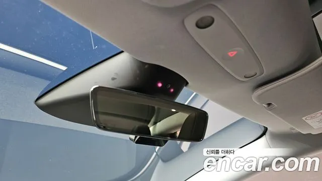 Tesla Model 3 — Фото автомобиля 29
