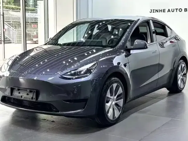 Фотография автомобиля — Tesla Model Y