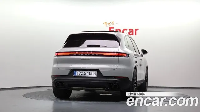 Porsche Cayenne — Фото автомобиля 4