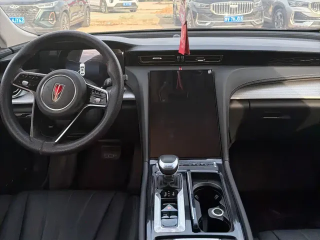 Hongqi H5 — Фото автомобиля 7