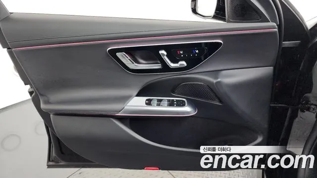 Mercedes-Benz E-Class — Фото автомобиля 22