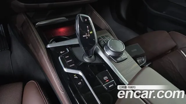BMW 5 Series G30 — Фото автомобиля 12