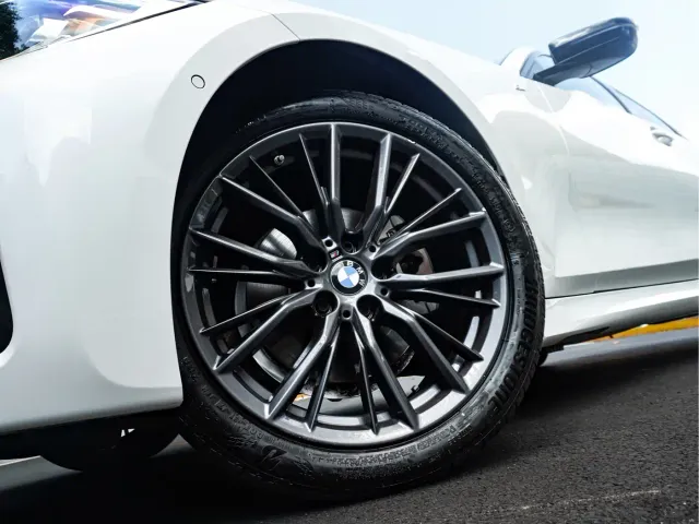 BMW 3 Series — Фото автомобиля 8