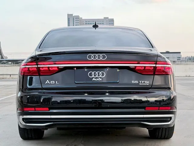 Audi A8 — Фото автомобиля 12