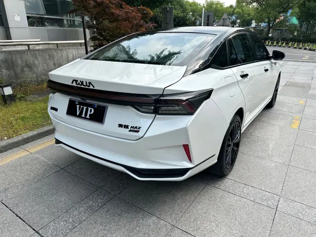 Dongfeng Yixuan MAX — Фото автомобиля 13