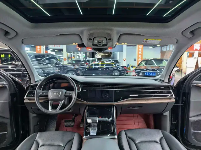 Audi Q7 — Фото автомобиля 5