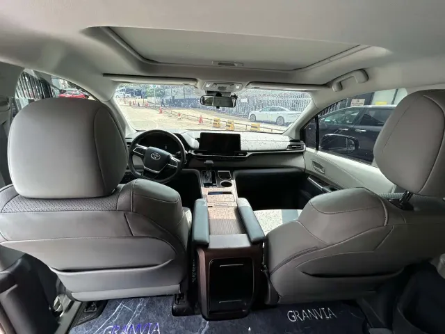 Toyota Granvia — Фото автомобиля 6