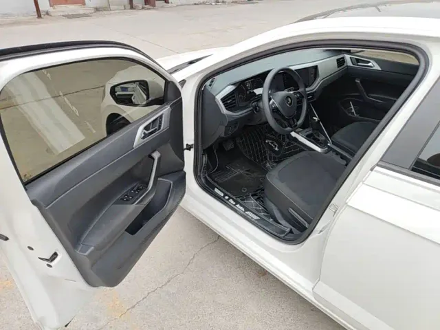Volkswagen Polo — Фото автомобиля 15
