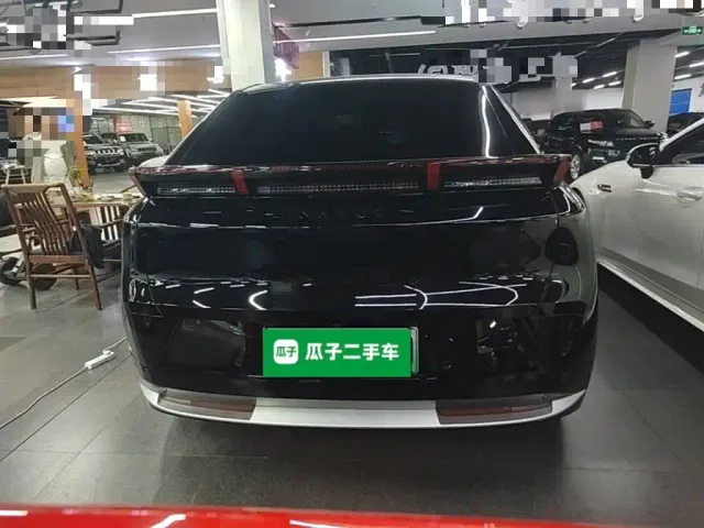 Lynk & Co Z20 — Фото автомобиля 5