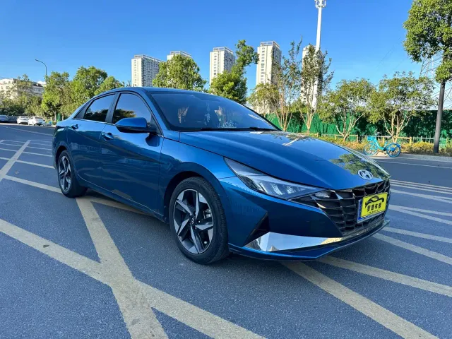 Hyundai Elantra — Фото автомобиля 3