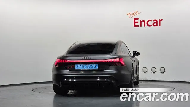 Audi RS e-tron GT — Фото автомобиля 4