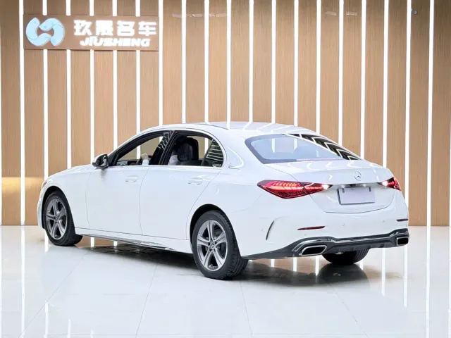 Mercedes-Benz C-Class — Фото автомобиля 16