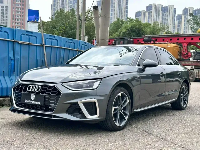 Фотография автомобиля — Audi A4L