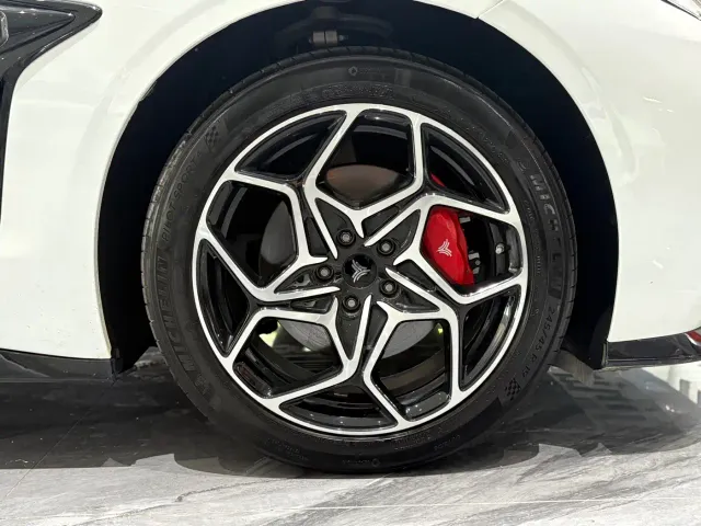 Hozon Neta GT — Фото автомобиля 22