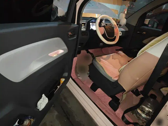 Wuling Hongguang Mini EV — Фото автомобиля 12
