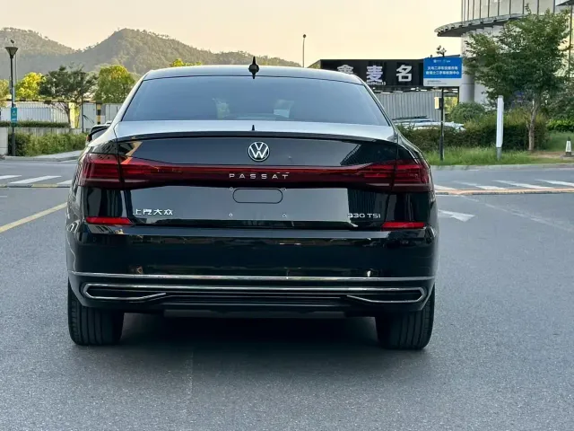 Volkswagen Passat — Фото автомобиля 8