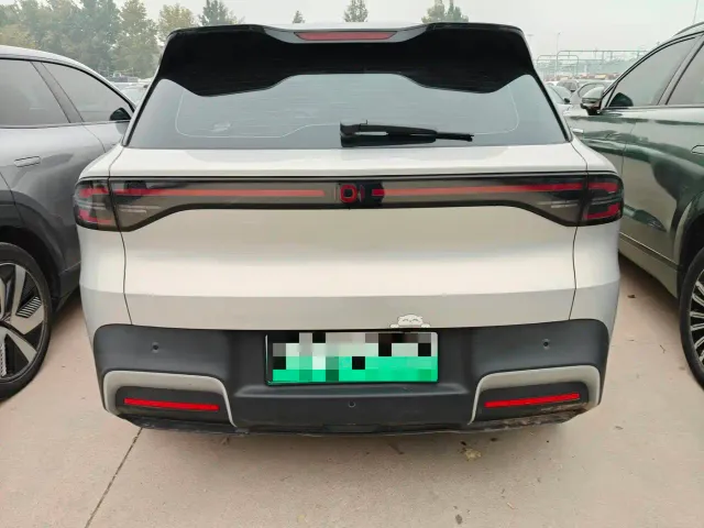 Changan Qiyuan Q05 — Фото автомобиля 8