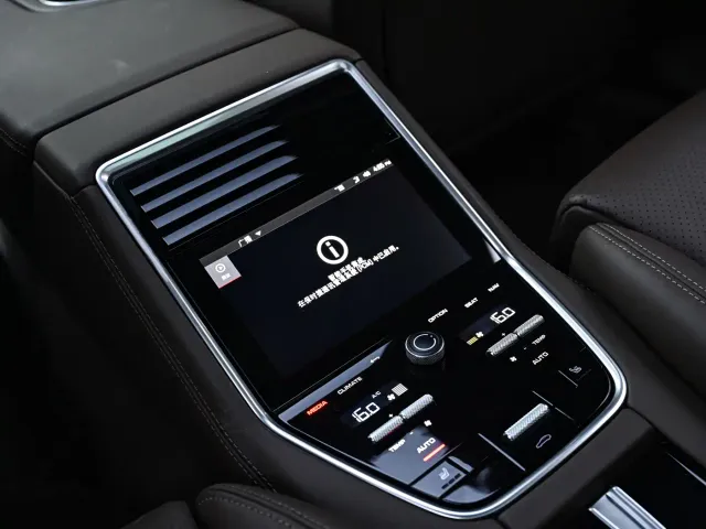 Porsche Panamera — Фото автомобиля 14