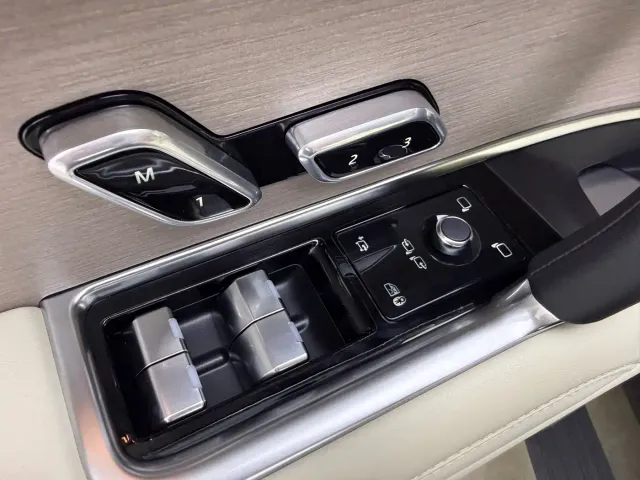 Land Rover Range Rover — Фото автомобиля 27