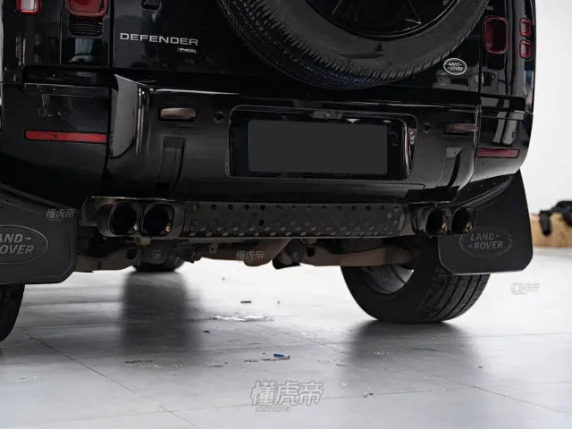 Land Rover Defender — Фото автомобиля 15