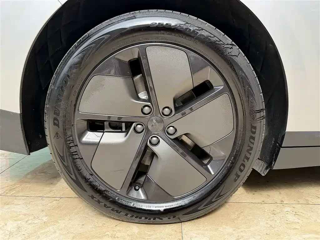 Li Auto Li Auto i6 2025 2WD Base Model — Фото автомобиля 19