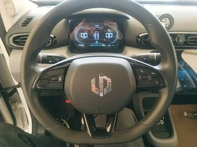 Leapmotor T03 — Фото автомобиля 10