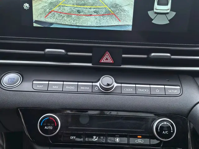 Hyundai Elantra — Фото автомобиля 12