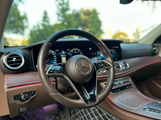 Mercedes-Benz E-Class — Фото автомобиля 6