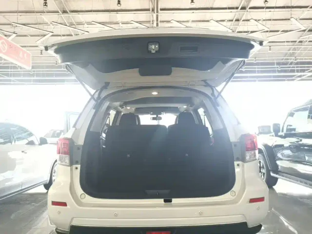 Nissan Terra — Фото автомобиля 18