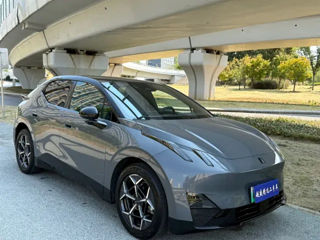 Lynk & Co Z20 — Фото автомобиля 8