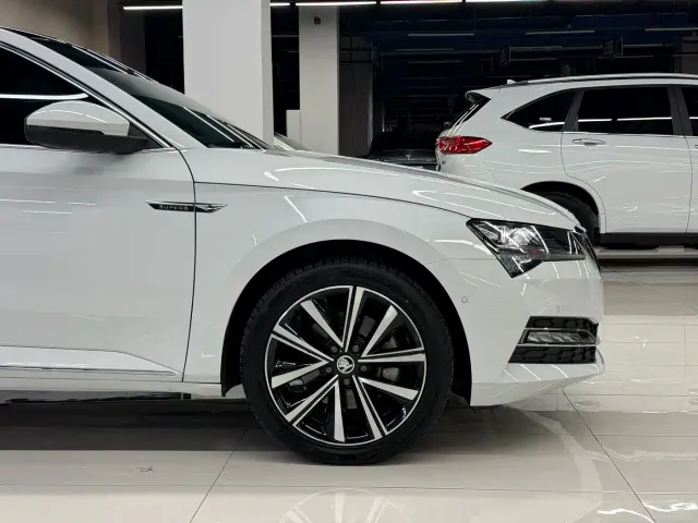 Skoda Superb — Фото автомобиля 10