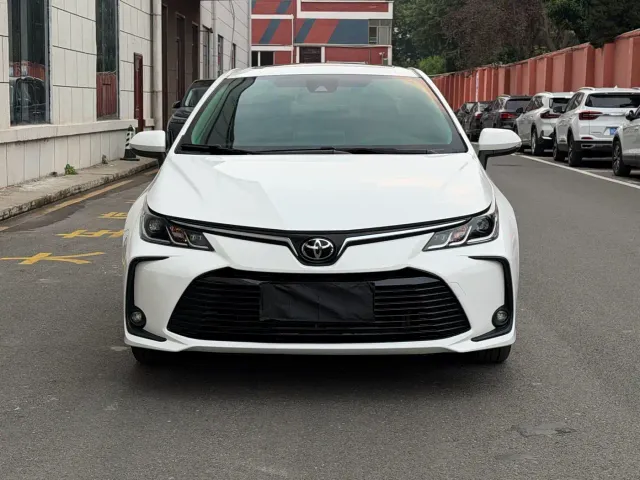 Toyota Corolla — Фото автомобиля 2