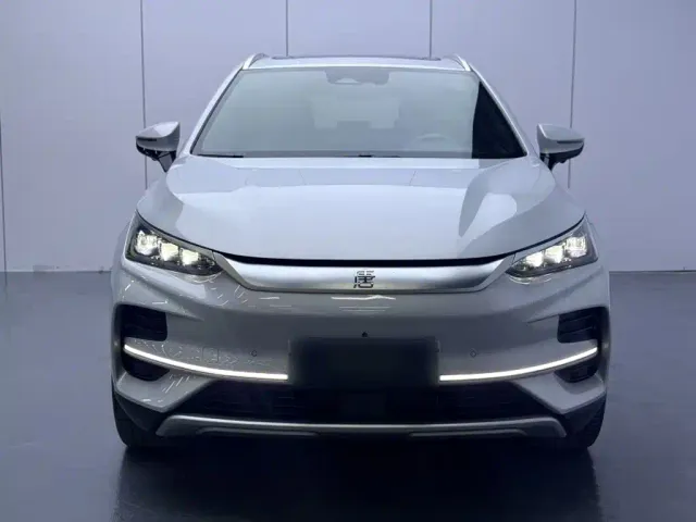 BYD Tang — Фото автомобиля 2