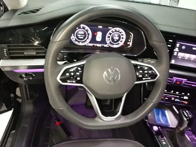 Volkswagen Passat — Фото автомобиля 10