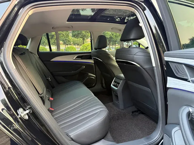 Hongqi H5 — Фото автомобиля 13