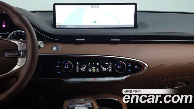 Genesis GV70 2.5T Бензин AWD — Фото автомобиля 13