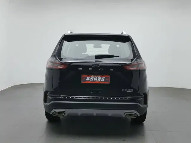 Ford Edge — Фото автомобиля 4