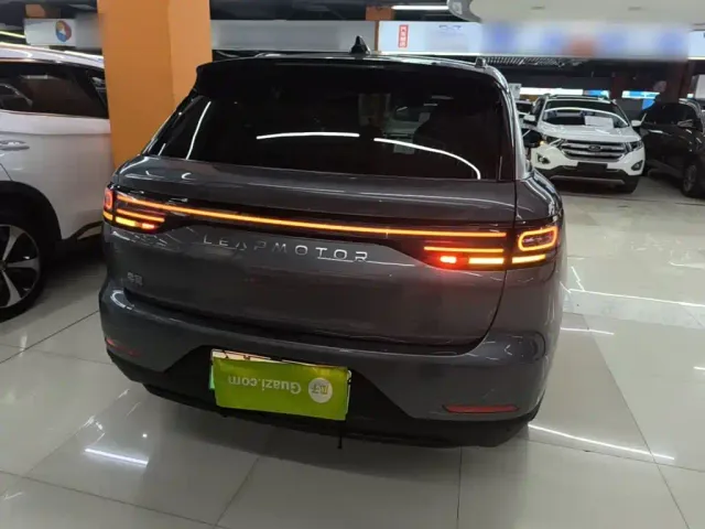 Leapmotor C11 — Фото автомобиля 5