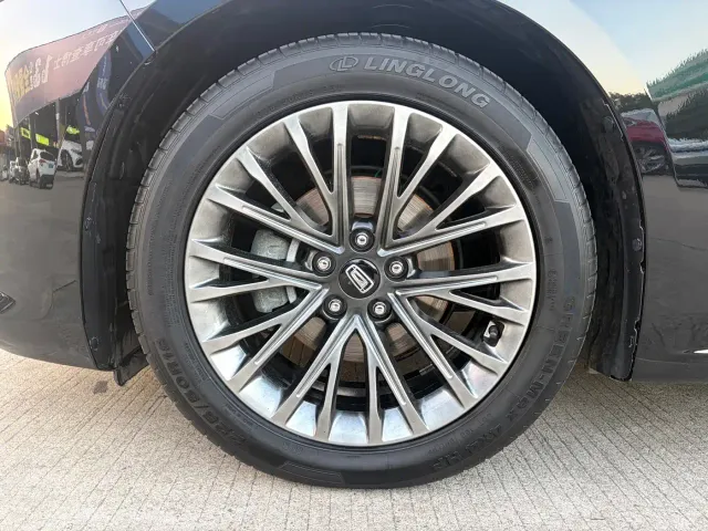 Bestune B70 — Фото автомобиля 11