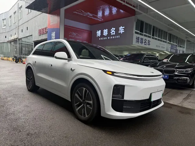 Li Auto L6 — Фото автомобиля 3
