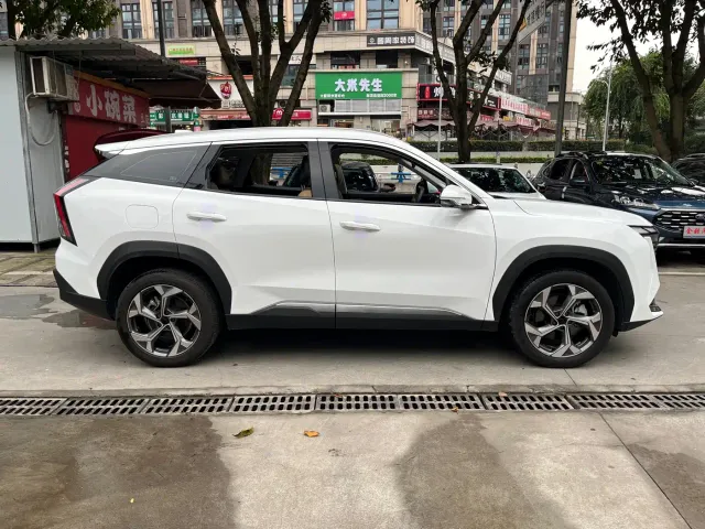 Geely Boyue L — Фото автомобиля 4