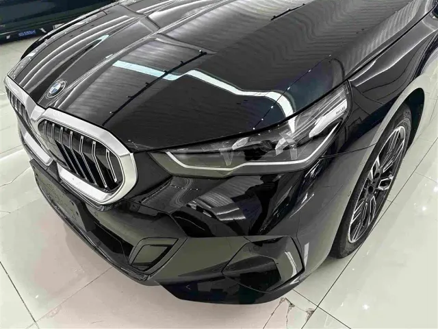 BMW 5 Series — Фото автомобиля 3