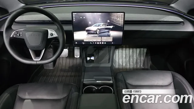 Tesla Model 3 — Фото автомобиля 5