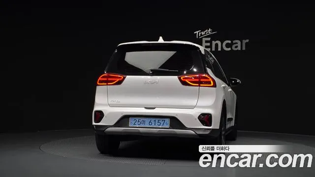 Kia Niro — Фото автомобиля 4