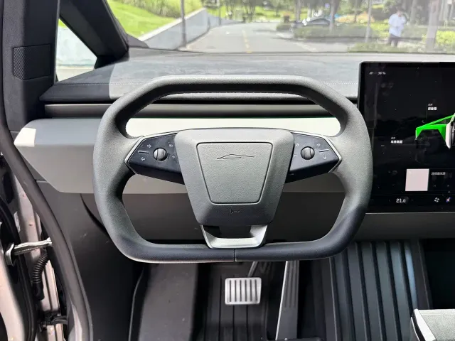 Tesla Cyber Off-Road Traveler — Фото автомобиля 9