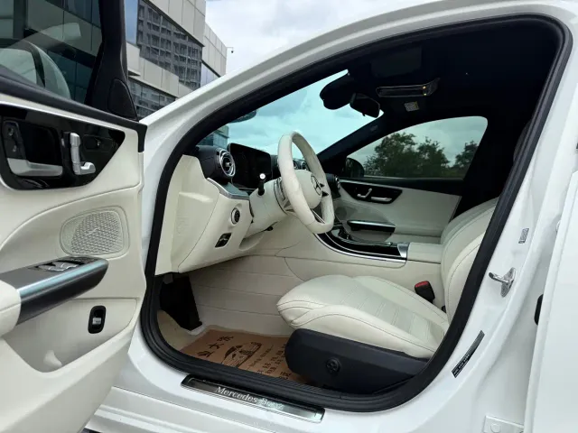 Mercedes-Benz C-Class — Фото автомобиля 4